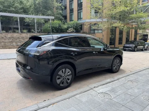More photos of 2025 NISSAN MURANO SL at C&G Imports, VA