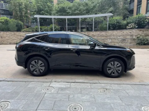 More photos of 2025 NISSAN MURANO SL at C&G Imports, VA