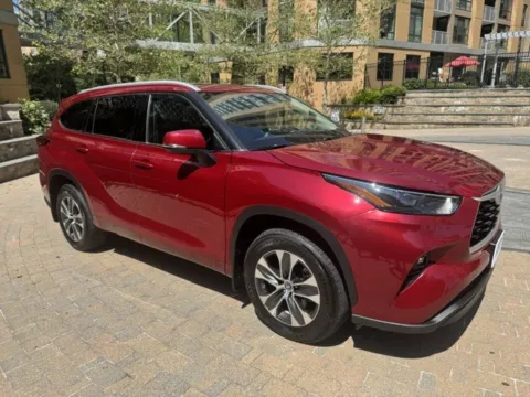 Another view of 2022 TOYOTA HIGHLANDER XLE for sale in Arlington, VA at C&G Imports