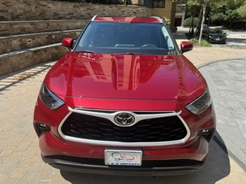 Photos of 2022 TOYOTA HIGHLANDER XLE for sale in Arlington, VA at C&G Imports