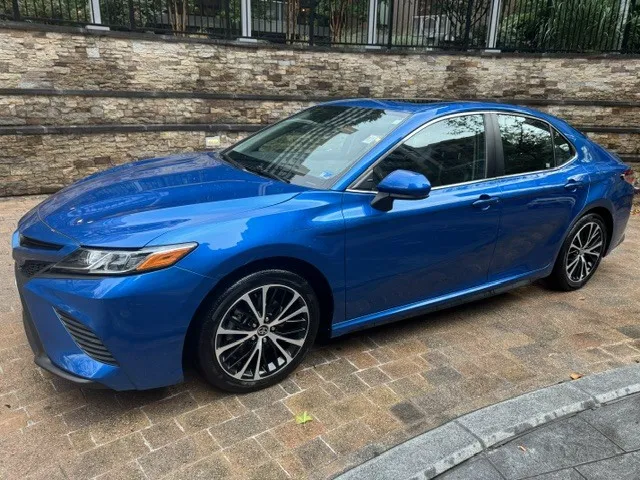 Blue 2020 TOYOTA CAMRY SE for sale in Arlington, VA