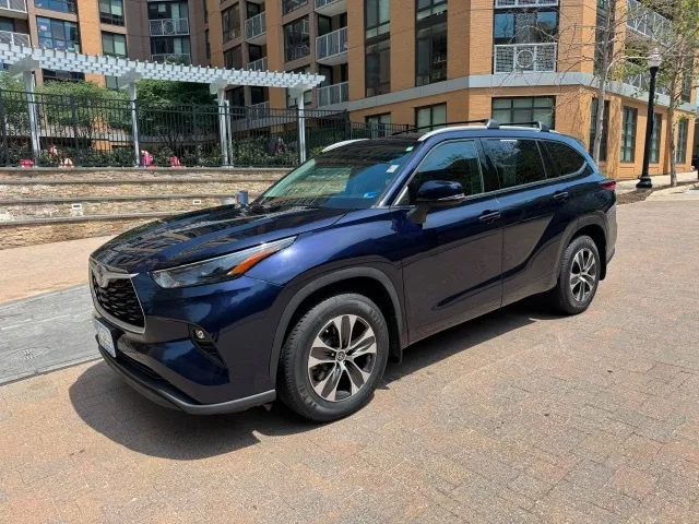 2022 TOYOTA HIGHLANDER XLE for sale in Arlington, VA