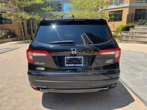More photos of 2022 HONDA PILOT SE at C&G Imports, VA