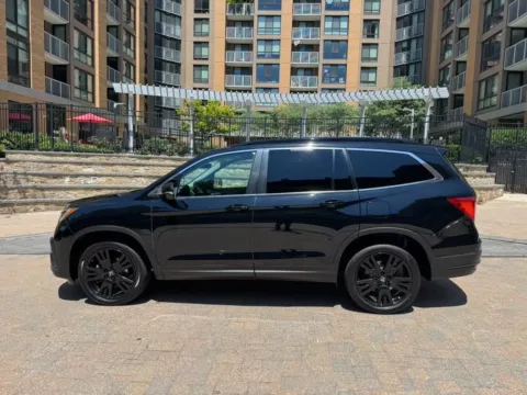More photos of 2022 HONDA PILOT SE at C&G Imports, VA
