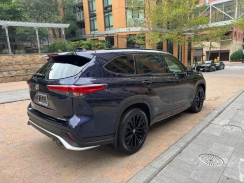 More photos of 2023 TOYOTA HIGHLANDER XSE at C&G Imports, VA
