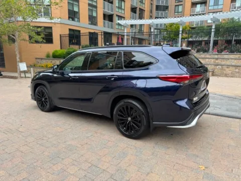 More photos of 2023 TOYOTA HIGHLANDER XSE at C&G Imports, VA
