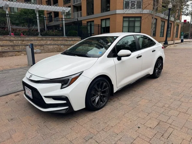 2025 TOYOTA COROLLA SE