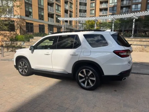 More photos of 2023 HONDA PILOT ELITE at C&G Imports, VA