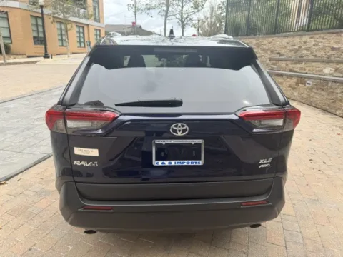 More photos of 2022 TOYOTA RAV4 XLE at C&G Imports, VA