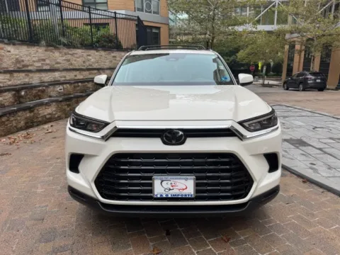 Photos of 2024 TOYOTA GRAND HIGHLANDER XLE for sale in Arlington, VA at C&G Imports
