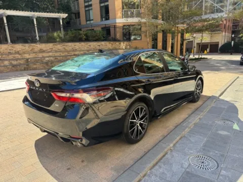 More photos of 2021 TOYOTA CAMRY SE at C&G Imports, VA