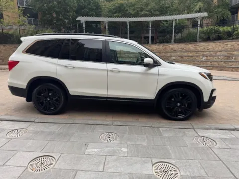 More photos of 2022 HONDA PILOT SE at C&G Imports, VA