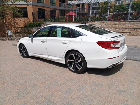More photos of 2022 HONDA ACCORD SPORT SE at C&G Imports, VA