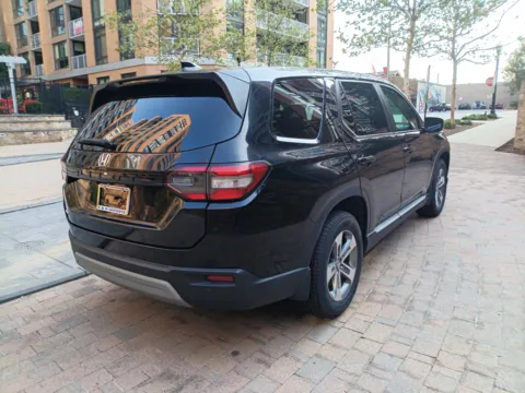 More photos of 2023 HONDA PILOT EX-L at C&G Imports, VA
