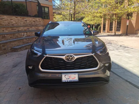 Photos of 2022 TOYOTA HIGHLANDER XLE for sale in Arlington, VA at C&G Imports
