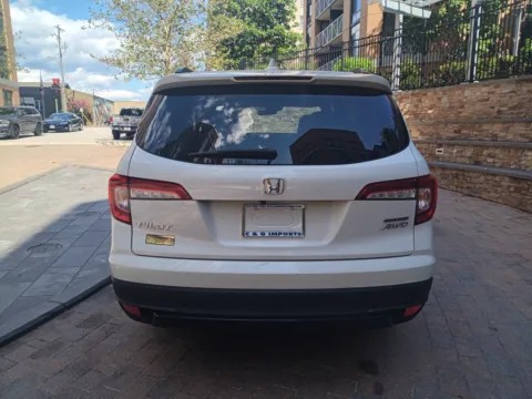 More photos of 2022 HONDA PILOT SE at C&G Imports, VA