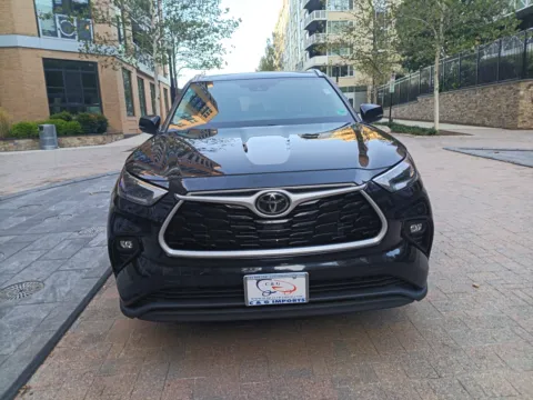 Photos of 2021 TOYOTA HIGHLANDER XLE for sale in Arlington, VA at C&G Imports