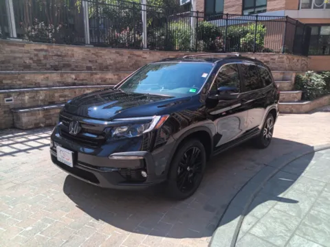 Black 2022 HONDA PILOT SE for sale in Arlington, VA