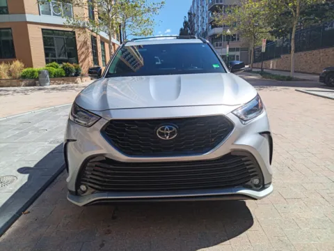 Photos of 2022 TOYOTA HIGHLANDER XSE for sale in Arlington, VA at C&G Imports