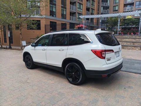 More photos of 2022 HONDA PILOT SE at C&G Imports, VA