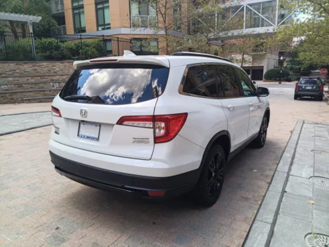 More photos of 2022 HONDA PILOT SE at C&G Imports, VA