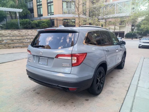 More photos of 2022 HONDA PILOT SE at C&G Imports, VA