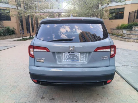 More photos of 2022 HONDA PILOT SE at C&G Imports, VA