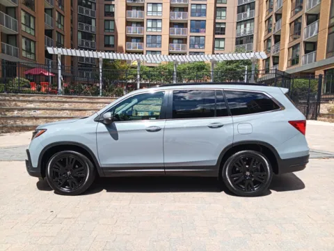 More photos of 2022 HONDA PILOT SE at C&G Imports, VA
