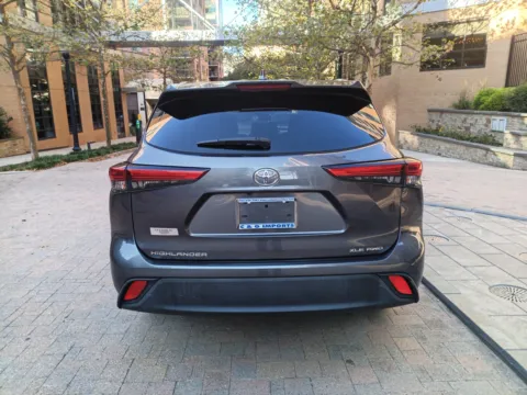 More photos of 2021 TOYOTA HIGHLANDER XLE at C&G Imports, VA