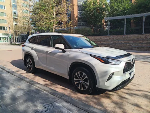 More photos of 2022 TOYOTA HIGHLANDER XLE at C&G Imports, VA