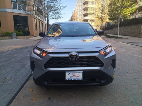 More photos of 2022 TOYOTA RAV4 LE at C&G Imports, VA