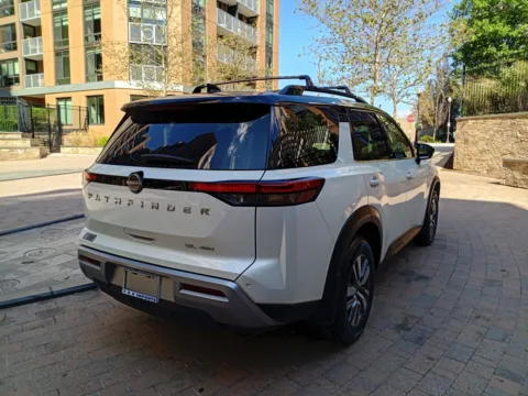 More photos of 2022 NISSAN PATHFINDER SL at C&G Imports, VA