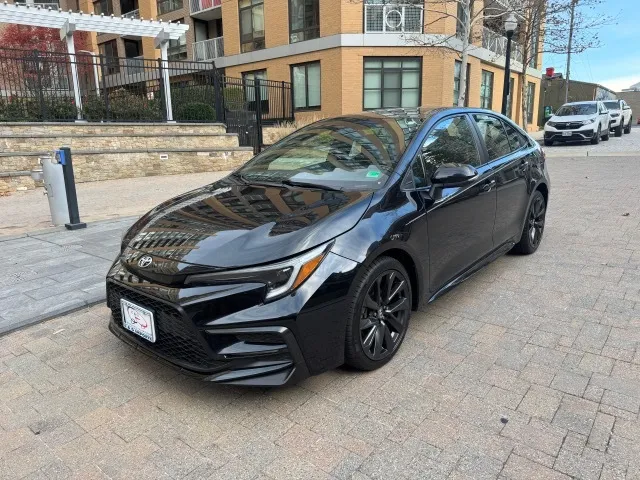 2023 Toyota Corolla SE's photo