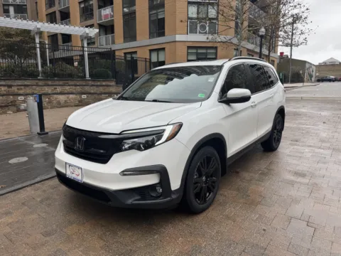 White 2022 HONDA PILOT SE for sale in Arlington, VA