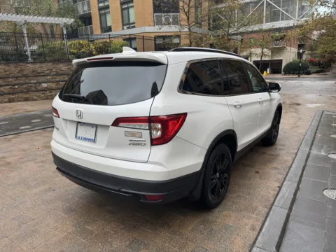 More photos of 2022 HONDA PILOT SE at C&G Imports, VA
