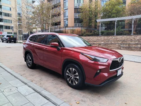 More photos of 2022 TOYOTA HIGHLANDER XLE at C&G Imports, VA