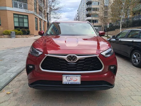 Photos of 2022 TOYOTA HIGHLANDER XLE for sale in Arlington, VA at C&G Imports