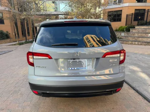 More photos of 2022 HONDA PILOT SE at C&G Imports, VA