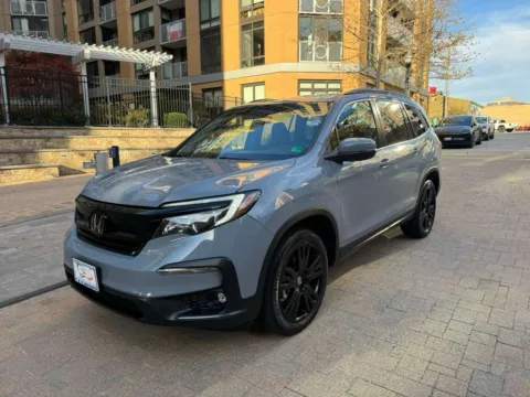 Gray 2022 HONDA PILOT SE for sale in Arlington, VA