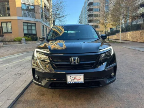 Photos of 2022 HONDA PILOT SE for sale in Arlington, VA at C&G Imports