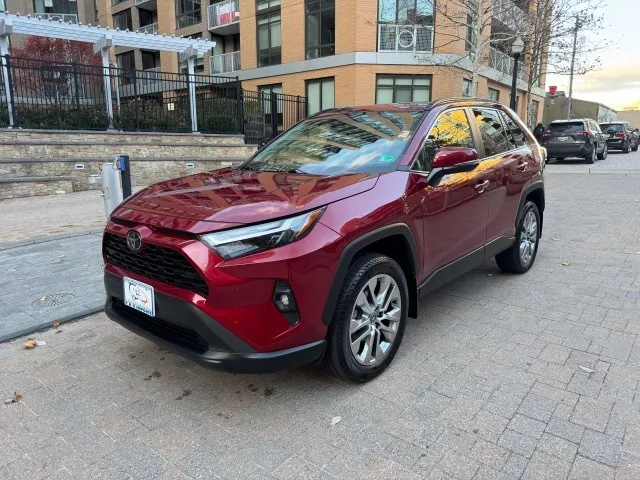 2024 Toyota RAV4 XLE Premium's photo