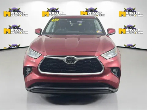 Photos of 2022 Toyota Highlander XLE for sale in Louisville, TN at Monster Motors - Knoxville, TN