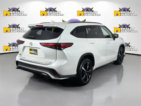 More photos of 2022 Toyota Highlander XSE at Monster Motors - Knoxville, TN, TN