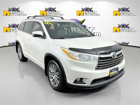 Another view of 2016 Toyota Highlander XLE V6 for sale in Louisville, TN at Monster Motors - Knoxville, TN