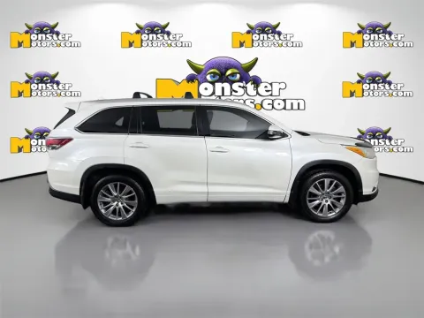 More photos of 2016 Toyota Highlander XLE V6 at Monster Motors - Knoxville, TN, TN