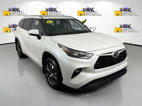 Another view of 2021 Toyota Highlander XLE for sale in Louisville, TN at Monster Motors - Knoxville, TN