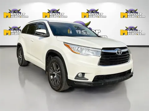 Another view of 2016 Toyota Highlander XLE V6 for sale in Louisville, TN at Monster Motors - Knoxville, TN