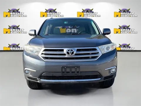 Photos of 2013 Toyota Highlander Limited for sale in Louisville, TN at Monster Motors - Knoxville, TN