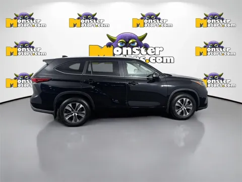 More photos of 2023 Toyota Highlander L at Monster Motors - Knoxville, TN, TN