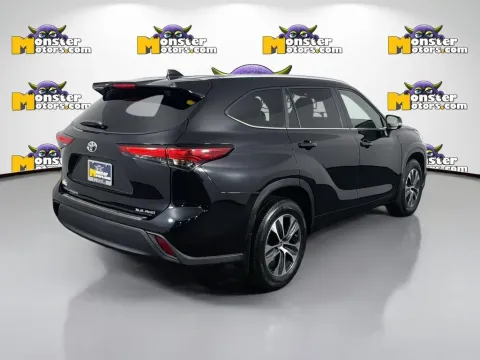 More photos of 2023 Toyota Highlander XLE at Monster Motors - Knoxville, TN, TN